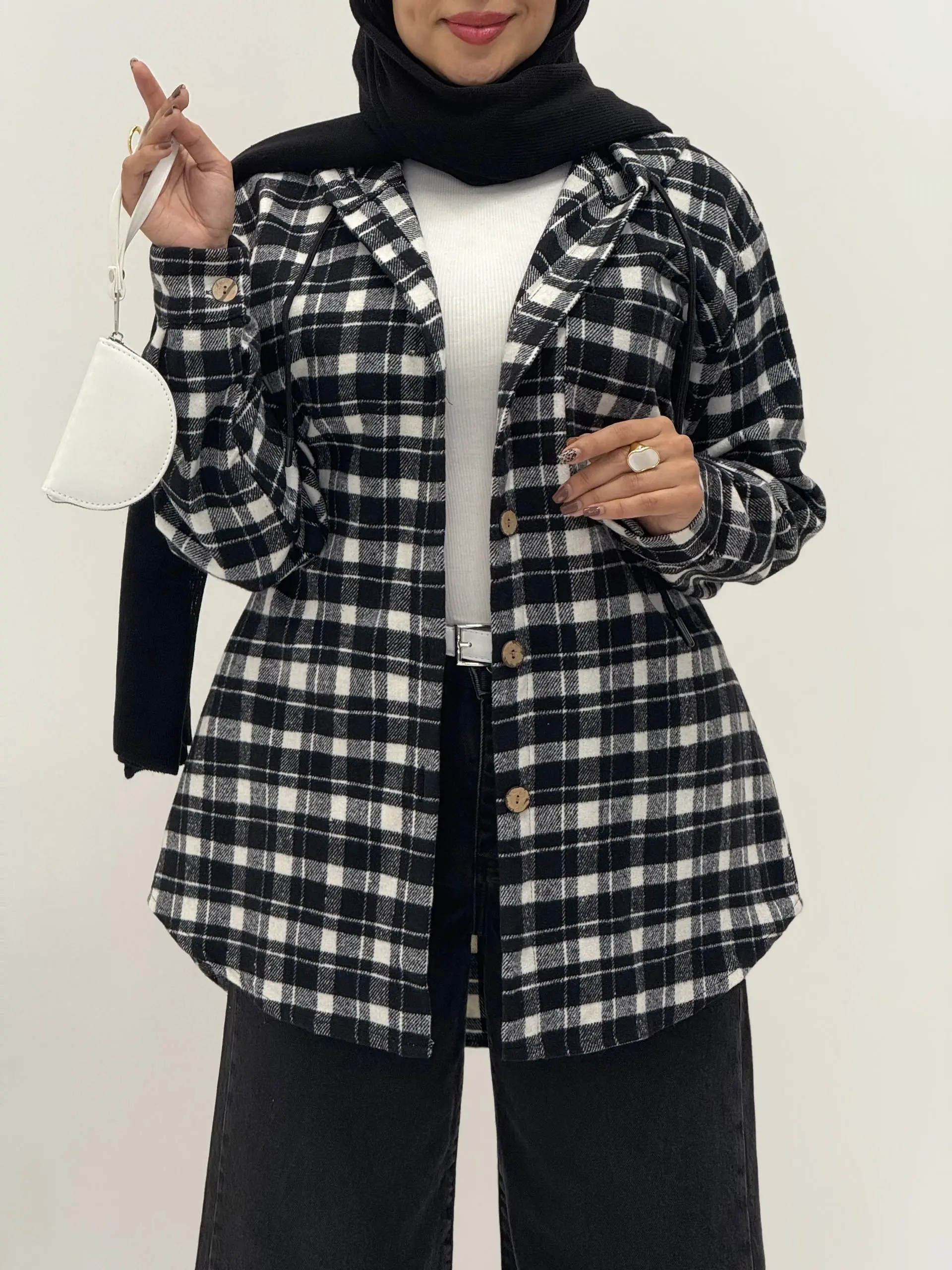 3675-شکت کلاهدار نسکافه